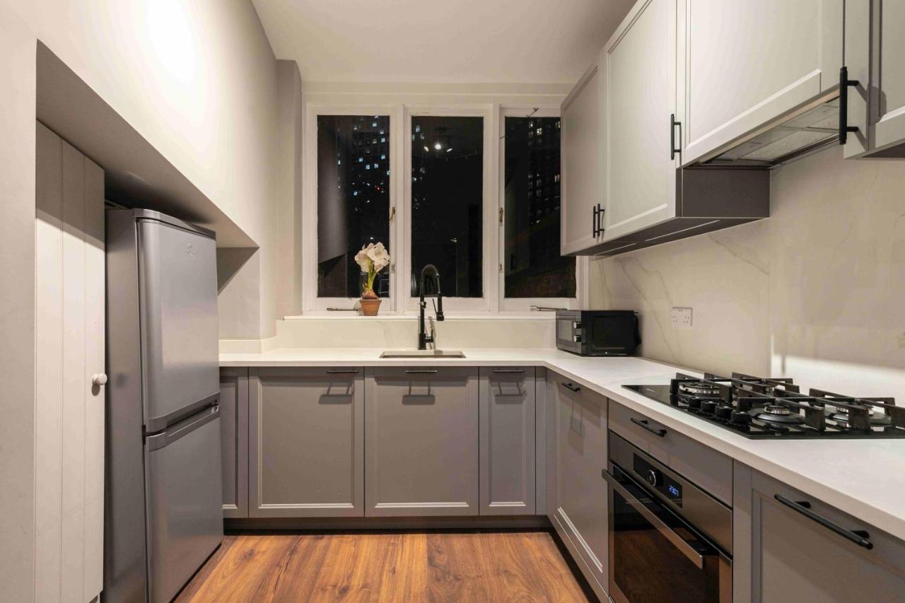 Shared Guest House 5 Mins Walk From Vauxhall And Nine Elms Station With Off-Site Parking Near Us Embassy Londen Buitenkant foto